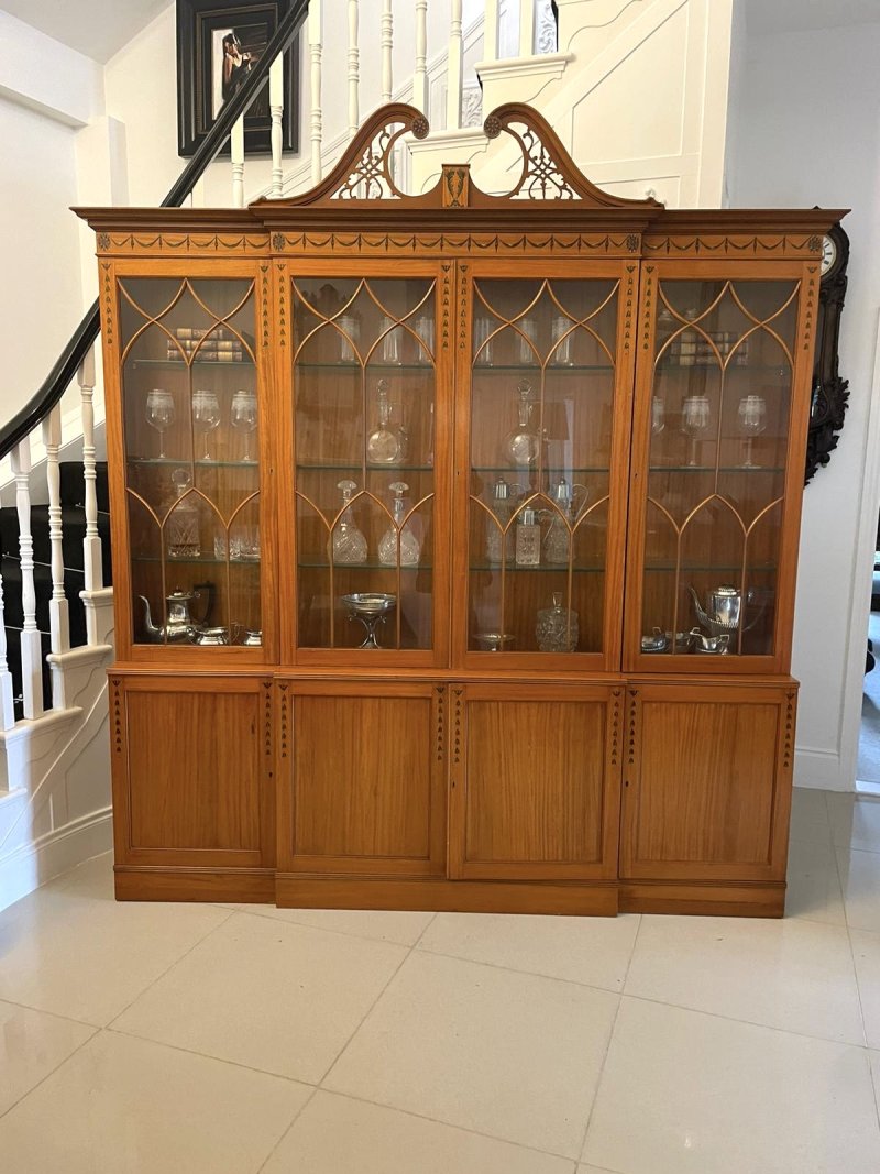 Large Quality Satinwood Astral Glazed Breakfront Display Cabinet with Original Painted Decoration - Image 3
